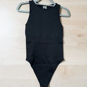 OQQ Black Ribbed Bodysuit Women’s Size M